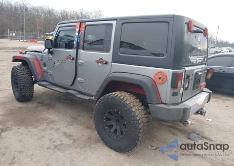 2013 Jeep Wrangler Unlimited Sahara z USA, uszkodzony, nr VIN 1C4HJWEG7DL545917